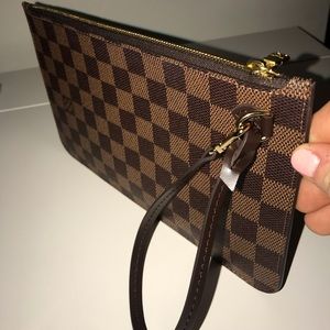 Louis Vuitton Neverfull GM Pouch in Damier Ebene
